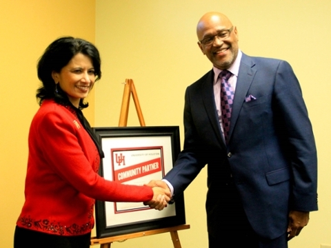 University of Houston Honors Change Happens! CEO with 2016 Community Partner Award